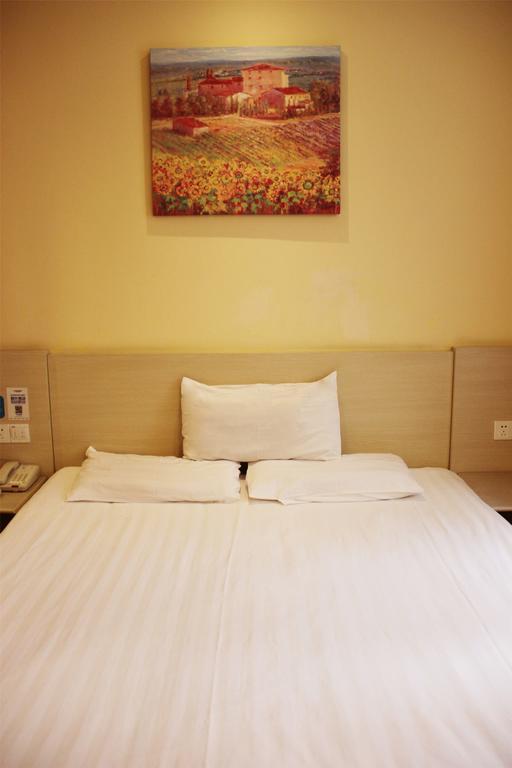 Hanting Hotel Shanghai South Railway Station Luoxiang Road Branch Exterior photo